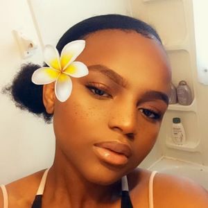 Meet your Posher, Lenadoes